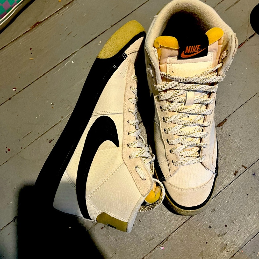 Nike blazers size 10.